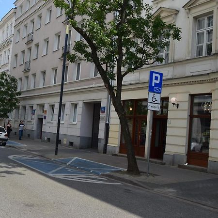 Be My Guest - Hoza Studio - Pkin Super Centrum Metro Wi-Fi Breakfast Warsaw Exterior photo